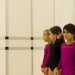 Aurora, Angelica e Aurora, tre delle iscritte al corso intermedio riservato alle bambine tra i 5 e i 7 anni. Sulla destra si intravede la sbarra usata per lo stretching all'inizio degli allenamenti

